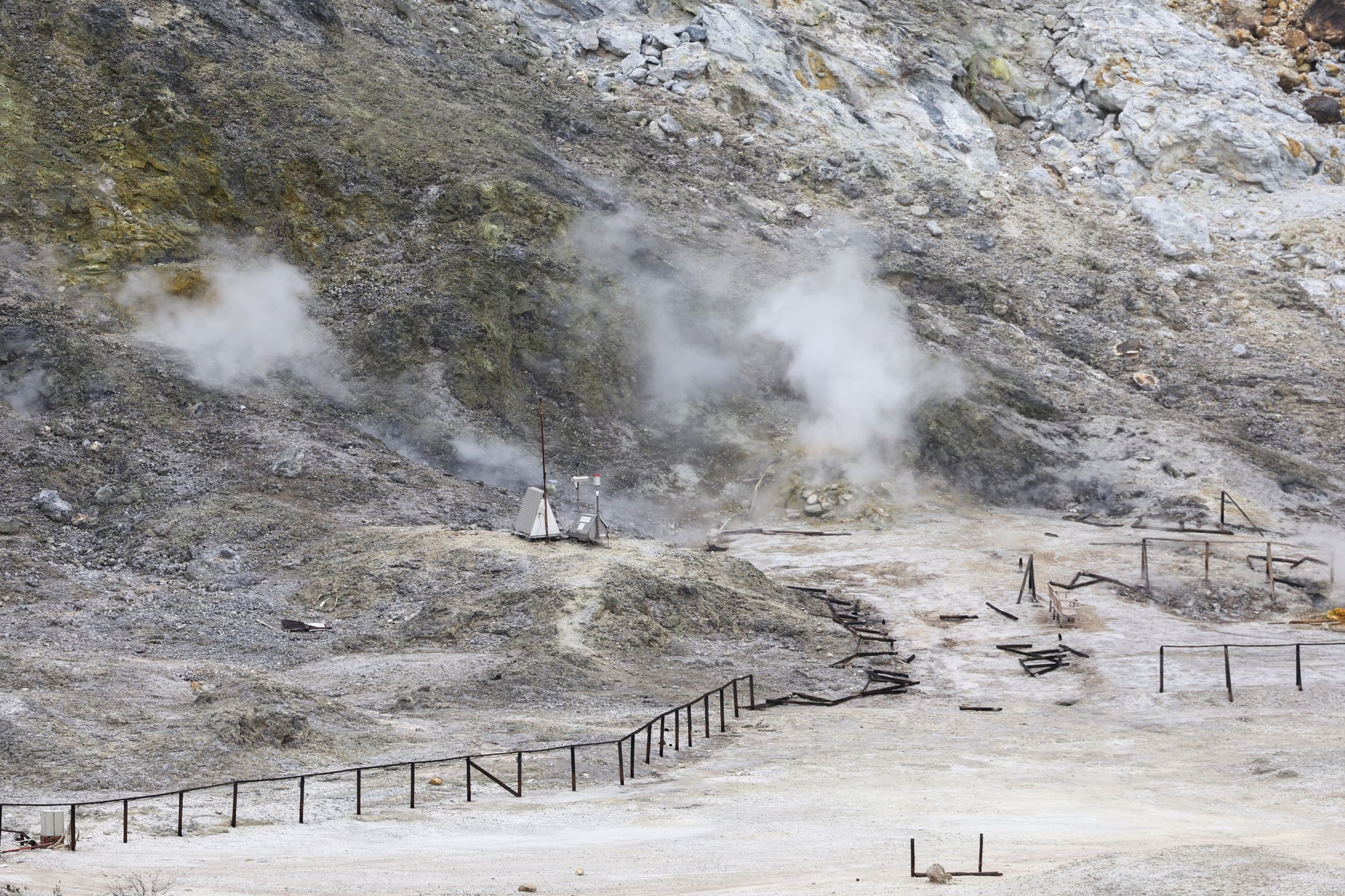 POZZUOLI, ITALY - MARCH 14, 2025: A view of the caldera volcano Phlegraean Fields (Campi Flegrei in Italian) after a 4.4 magnitude earthquake on late March 13. (Photo credit should read Fabio Sasso / GocherImagery/Future Publishing via Getty Images)