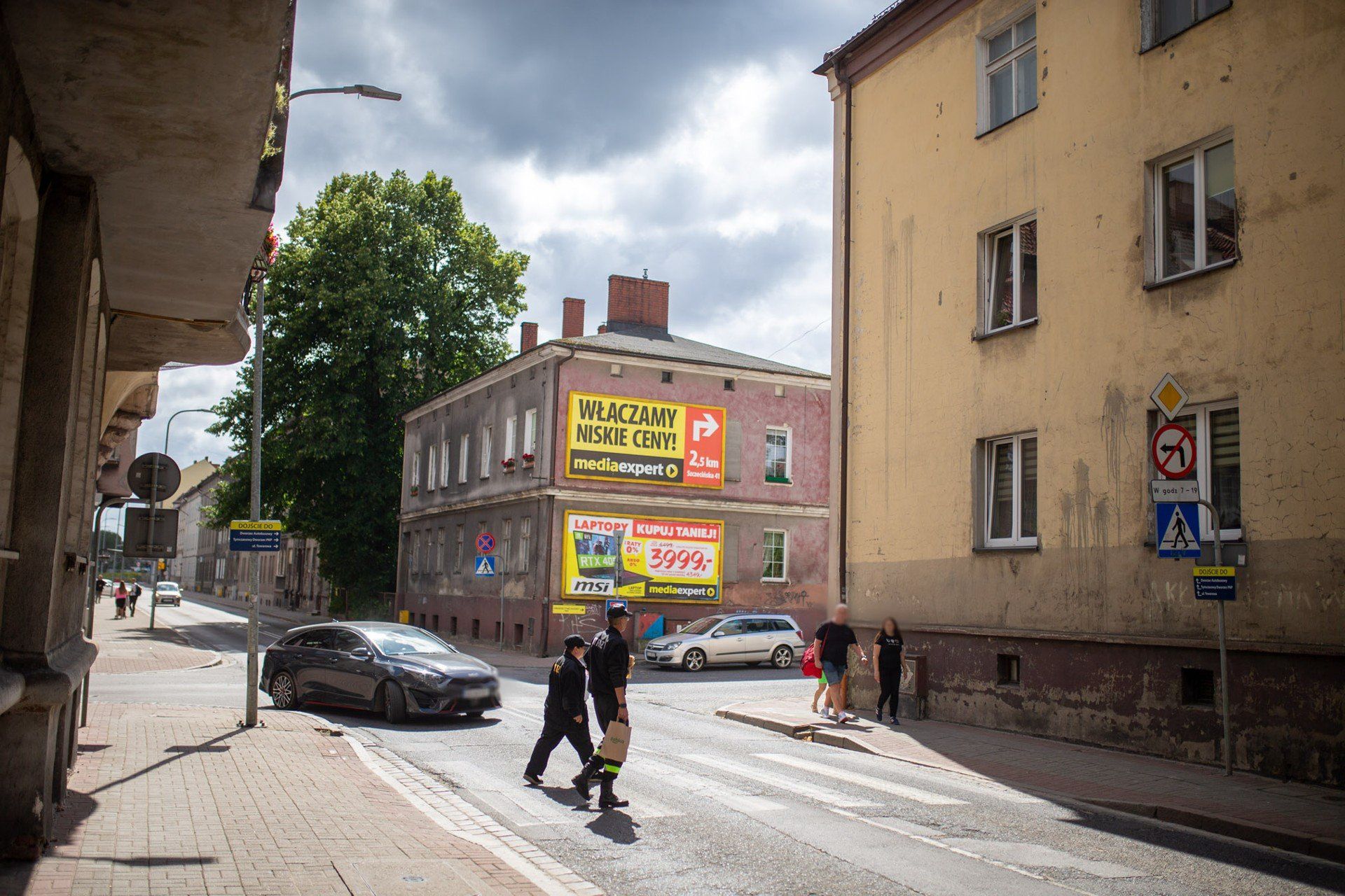 Ulica Kołłątaja w Słupsku przy dworcu kolejowym.