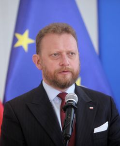 Warszawa. Autobus spadł z wiaduktu na trasie S8. Łukasz Szumowski: To jest w tej chwili walka o życie