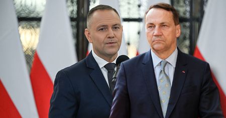 Nawrocki ujawnia. Był bliski porozumienia z Sikorskim