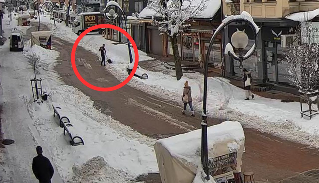 Była 8:18. Taki widok na Krupówkach. Komentarz zbędny