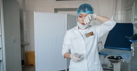 Problem zaczyna dotykać 30-latki. "Mówimy o tzw. teście trampoliny"