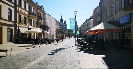 Na deptaku i Starym Mieście pojawiły się pierwsze ogródki gastronomiczne