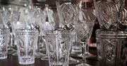 Wazony, dzbanki, misy i inne kryształy z PRL-u warte tysiące. Szkło kosztuje nawet kilkanaście tysięcy złotych
