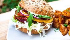 Zakaz "wegańskich" burgerów i steków? Zdecydują europosłowie