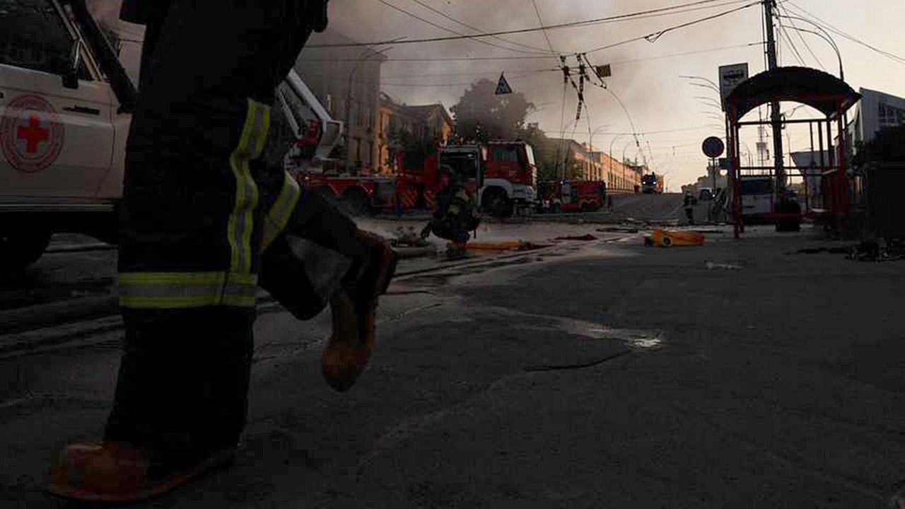 Four dead in a Russian air attack on Kyiv after Putin's talk with Trump