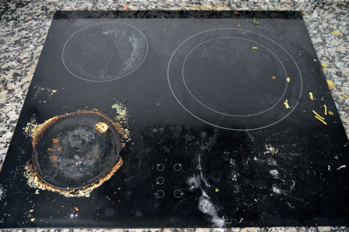 How to clean induction hobs without damaging them