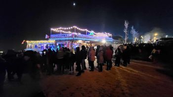 Szaleństwo w polskim mieście. Nawet z biletami stali 1,5 godziny w kolejce