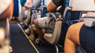 Kradną je z samolotu, a potem sprzedają. Sztuka nawet 800 zł