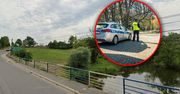 Auto w wodzie, kierowcy nie ma. Policja bada nietypowy wypadek pod Toruniem