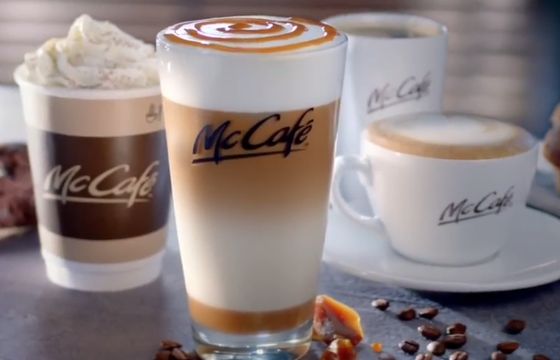 „Przyjemnie każdego dnia” - McDonald’s reklamuje McCafe (wideo)