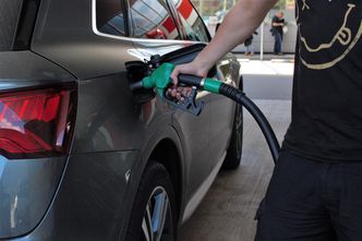Ceny benzyny spadną. Majowe wyjazdy będą tańsze