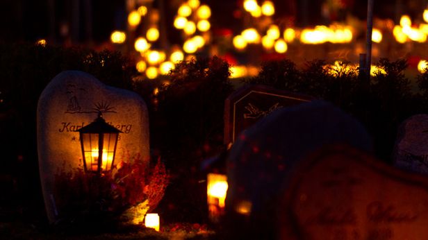 W skrócie: "Akcja znicz" pod ZUS-em, doodle na Halloween, dziecko Marissy na Twitterze 1