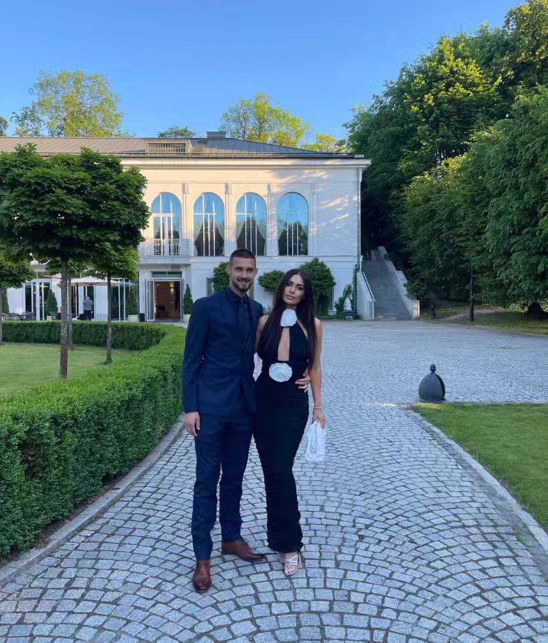 Jessica Ziółek i Miłosz Mleczko prezentują ślubne stylizacje
