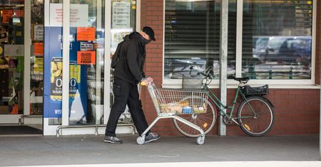Polakom brakuje pieniędzy. Dramat, na czym oszczędza 3 na 4 pytanych