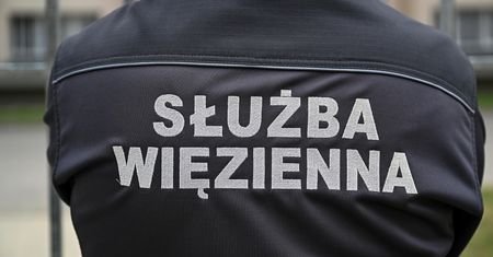 Przemycali narkotyki do więzienia. Wśród zatrzymanych - funkcjonariusz SW
