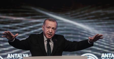Turcja odgraża się w sprawie rozszerzenia NATO. Erdogan nie spuszcza z tonu