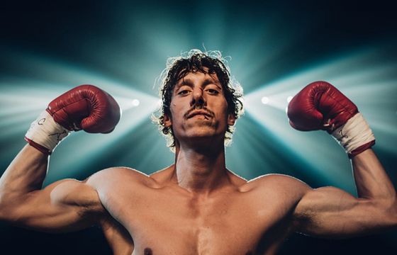 Eryk Kulm Jr. gwiazdą nowego filmu Netfliksa. Recenzja „Boksera”