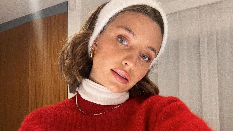 Julia Wieniawa w najmodniejszym swetrze
