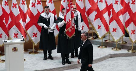 USA uderzają w Gruzję. W tle jest Rosja