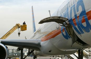 Izraelskie ostrzeżenie dla zagranicznych linii. Możliwe zamknięcie przestrzeni powietrznej