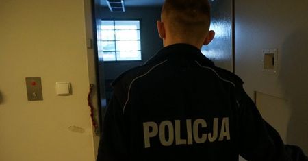 Śląskie. Chciał połknąć woreczek z amfetaminą. Kary nie uniknie, ale mogło skończyć się tragicznie