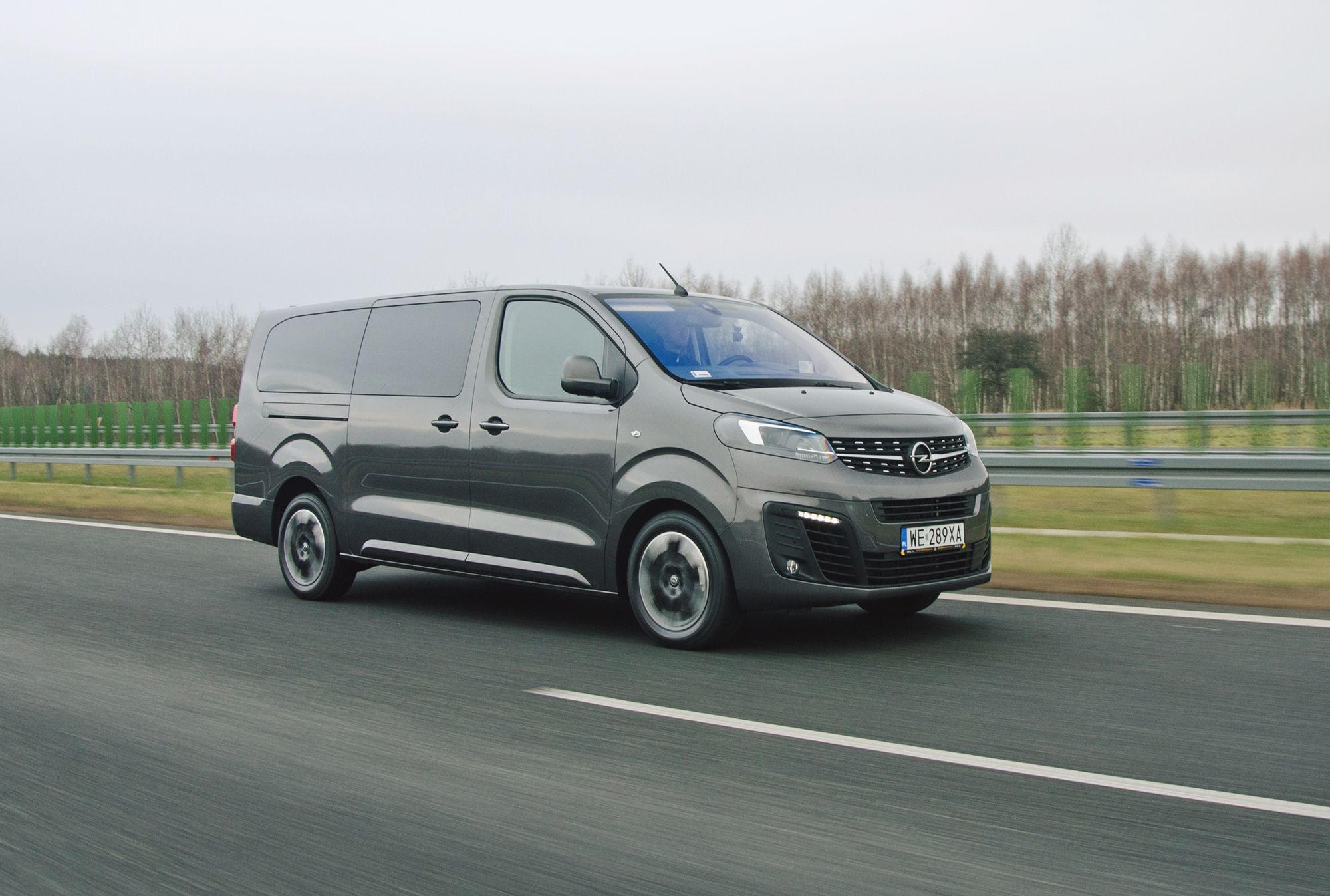 Kierując sie stereotypami na temat pochodzenia aut, oceń to. Niemiecki Opel Zafira jest tym samym co francuski Citroen SpaceTourer, a przecież jest jeszcze japońskie wcielenie o nazwie Toyota Proace.