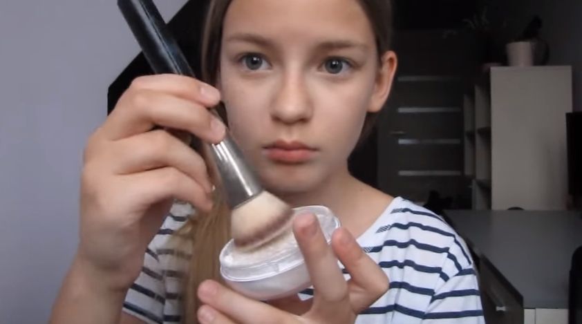 Nastoletnie dziewczyny znają się na makijażu lepiej od ich matek