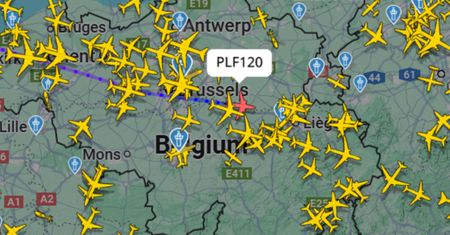 Wylądował ok. godz. 10.45. Lot w pewnym momencie śledziło 30 tys. osób