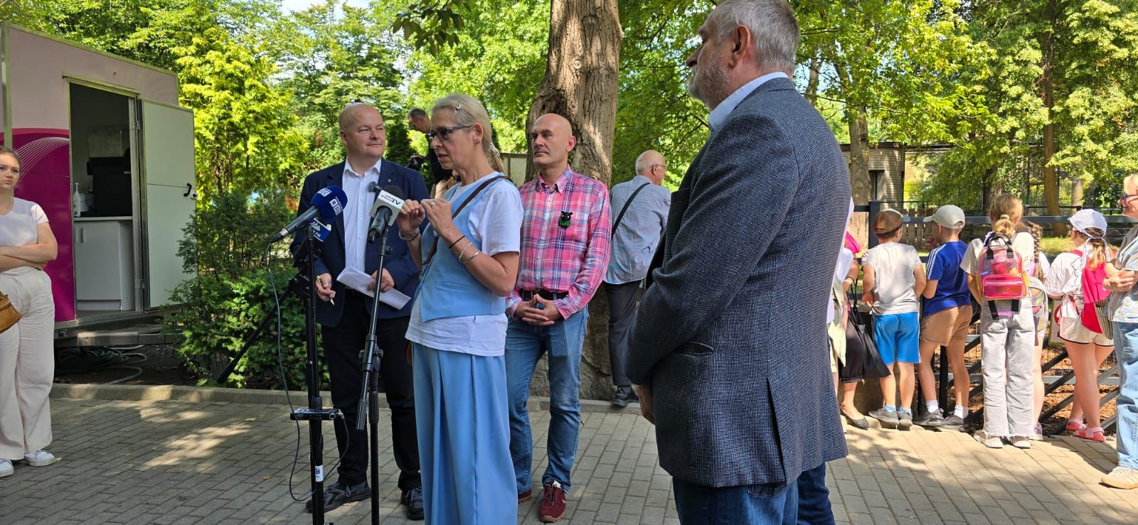 Mały tapir malajski z mamą