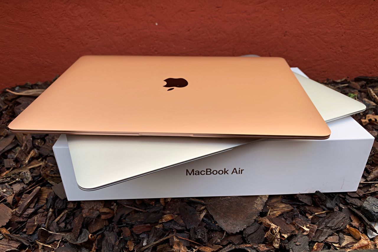 MacBook Air 2018 i MacBook Air 2017.