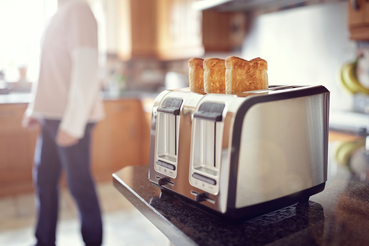 Śniadanie na ciepło: warte uwagi opiekacze i tostery