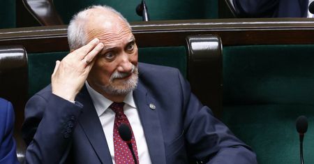 Generał o Macierewiczu. W jego otoczeniu mieli być ludzie oskarżani, "że są agentami Rosji"