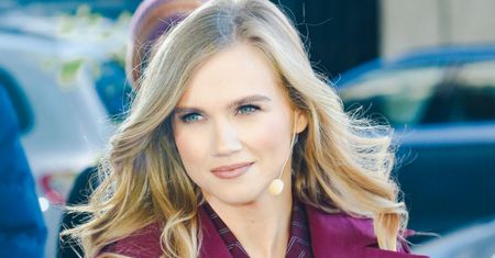 Agnieszka Kaczorowska prezentuje nowy portret na Instagramie i ogłasza: "NOWE CZASY, nowe profilowe"