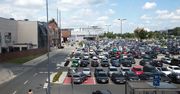 Koniec z darmowym parkingiem na 3 tys. aut. Największa galeria we Wrocławiu ma dość "Mordoru"