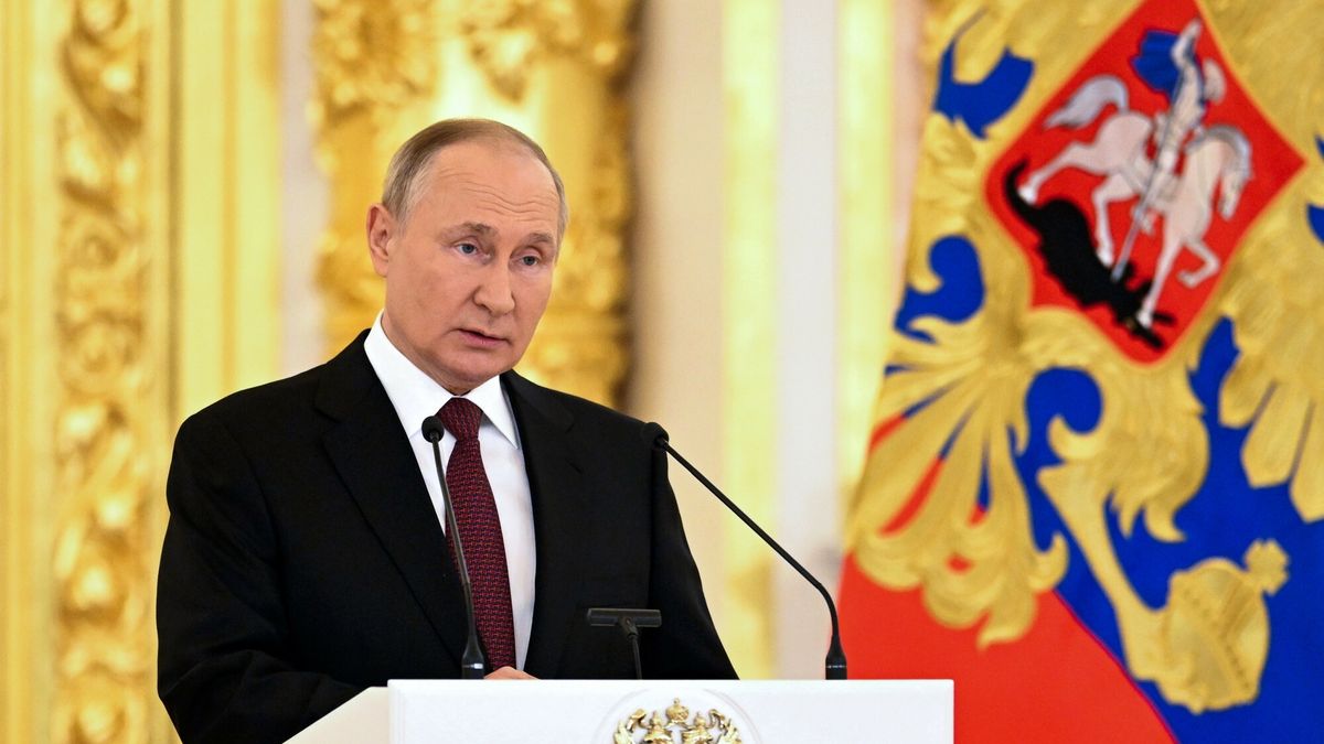 arch52
Russian President Vladimir Putin delivers his speech as he attends a ceremony to receive credentials from newly appointed foreign ambassadors to Russia, at the Kremlin, Moscow, Tuesday, Sept. 20, 2022. (Pavel Bednyakov, Sputnik, Kremlin Pool Photo via AP)
Pavel Bednyakov