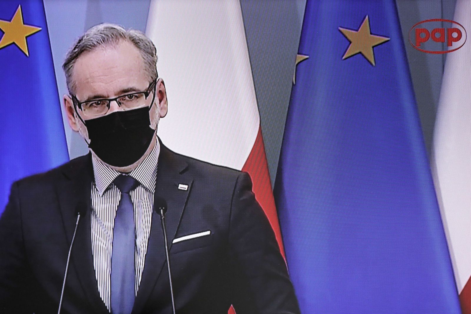 Koronawirus w Polsce. Minister zdrowia podał nowe dane. III fala nie hamuje