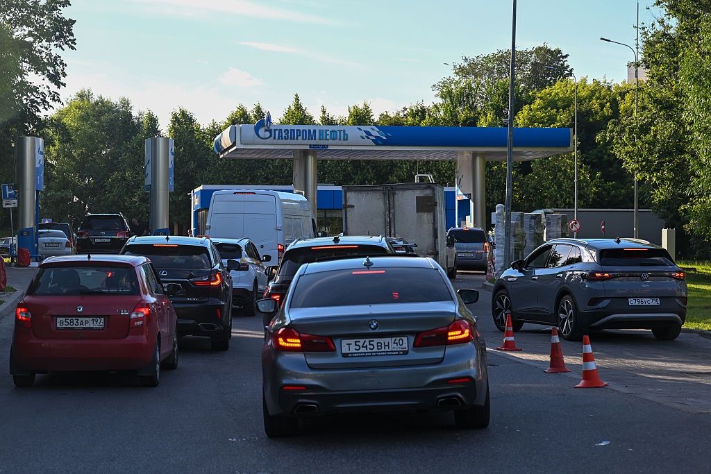 Fuel Crisis Hits 78 Russian Regions as Ukraine Strikes Refineries
