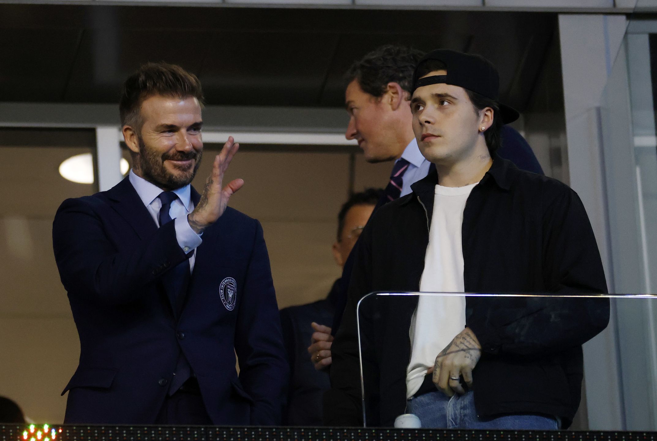 David Beckham i Brooklyn Beckham, luty 2024