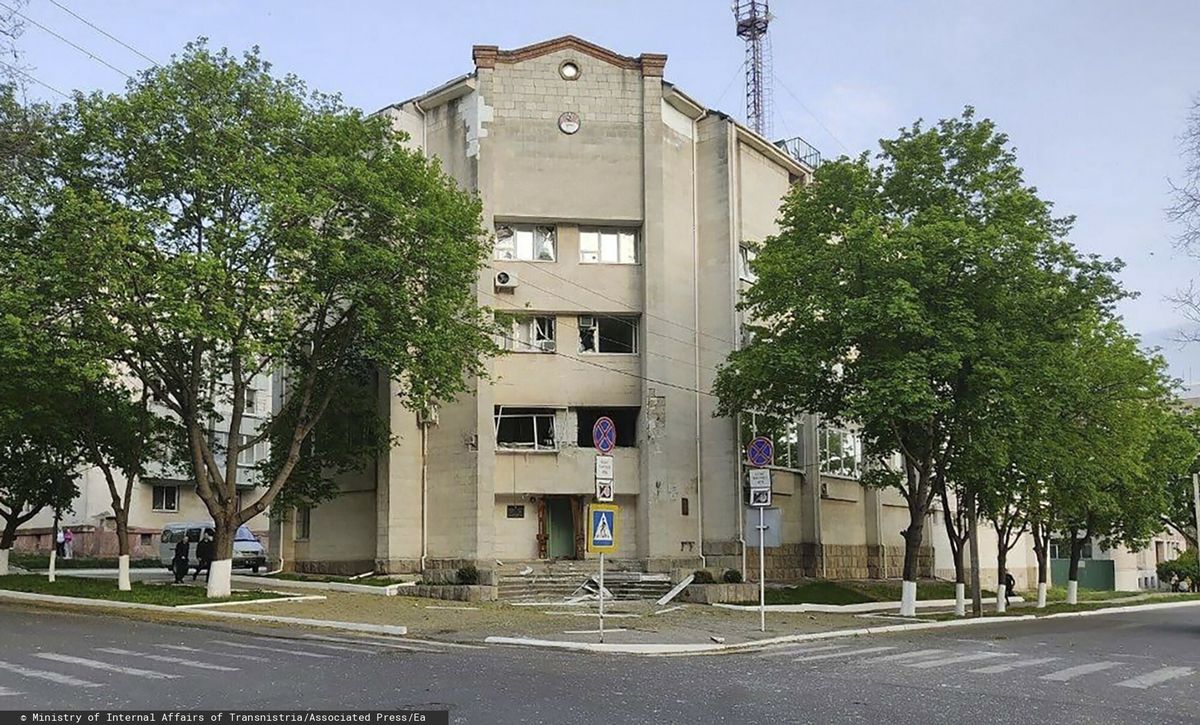Uszkodzony budynek Ministerstwa Bezpieczeństwa w Tyraspolu 
