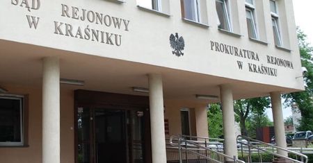 Zabarykadował się w Sądzie w Kraśniku. 52-latek oblał się benzyną i groził podpaleniem