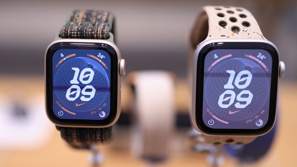 New Apple Watch Series 9 models on display at the Apple Inc. Rosenthaler Strasse store in Berlin, Germany, on Friday, Sept. 22, 2023. Apple's latest iPhones and watches went on sale Friday, a test of whether a new smartphone design and modest smartwatch changes can help return the company to growth. Photographer: Krisztian Bocsi/Bloomberg via Getty Images