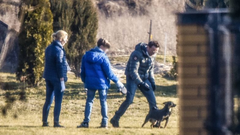 Joanna Brodzik i Paweł Wilczak na rodzinnych spacerze