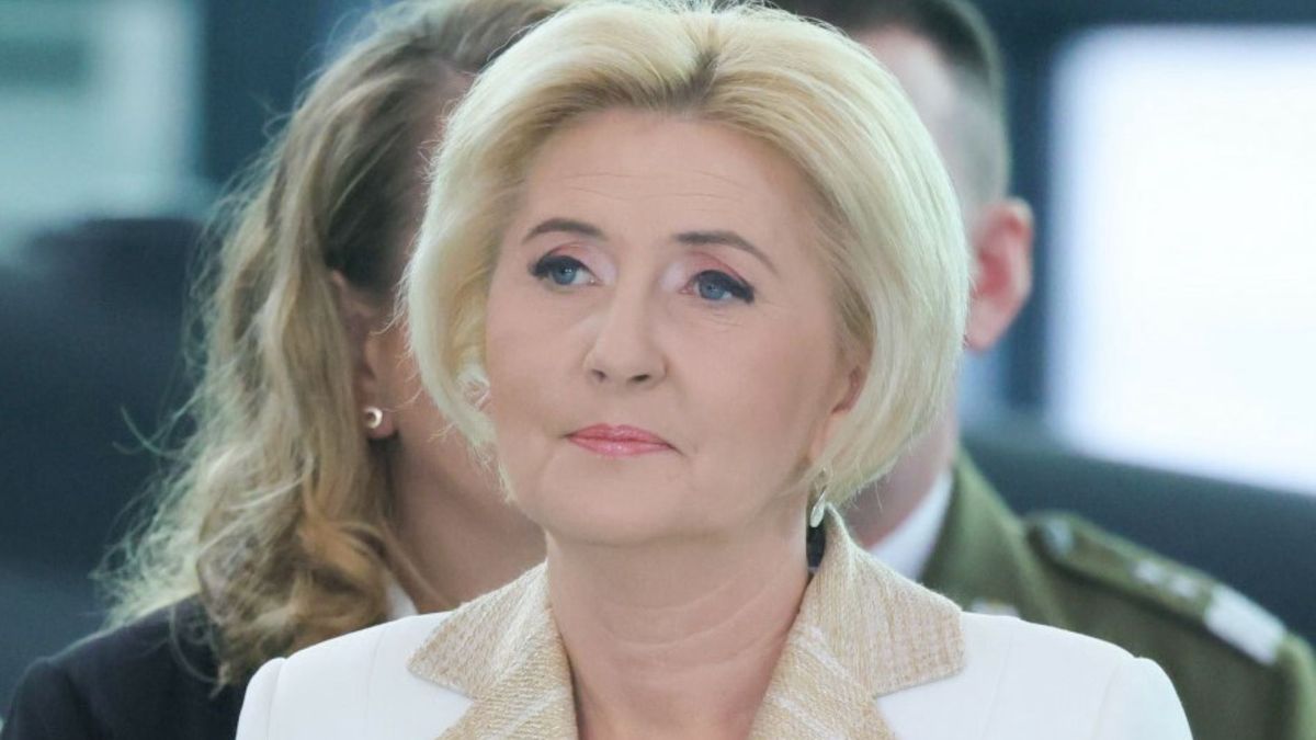 Stylista ocenił wielkanocny strój Agaty Dudy