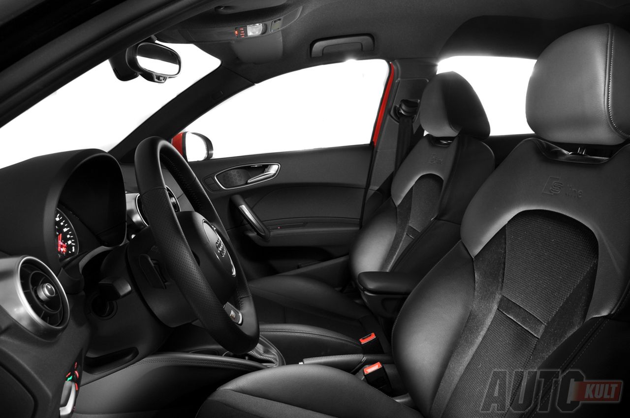 Audi A1 Sportback Ambition S-Line wnętrze interior