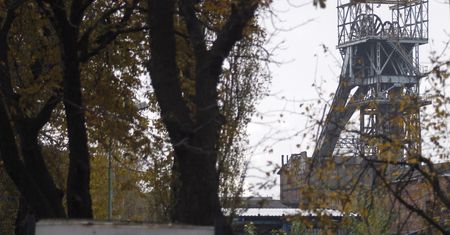 Górnik zasypany w kopalni Knurów-Szczygłowice. Trwa akcja ratownicza