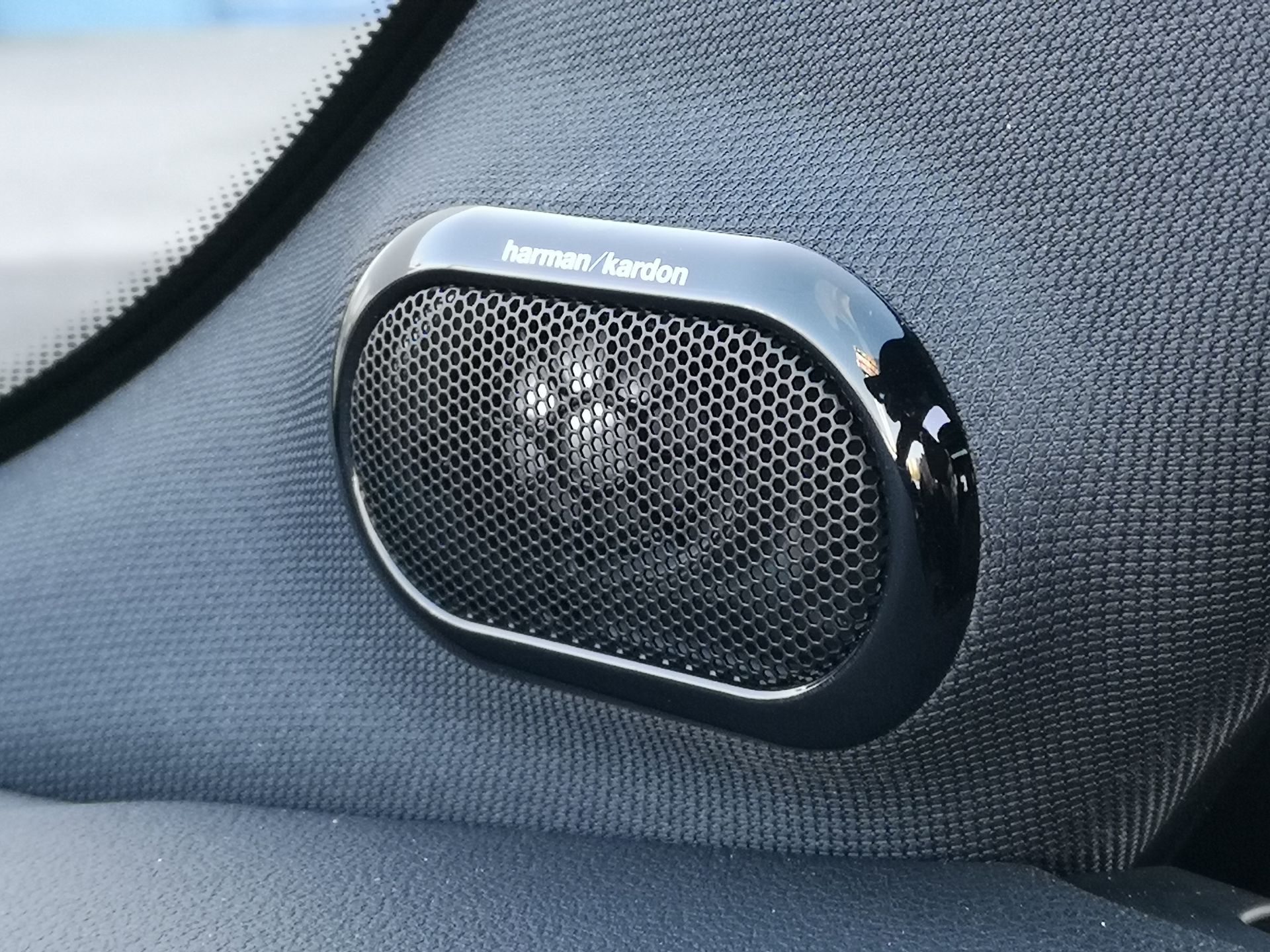 MINI Cooper S: aplikacja MINI Connected, obsługa systemu oraz audio Harman Kardon 21