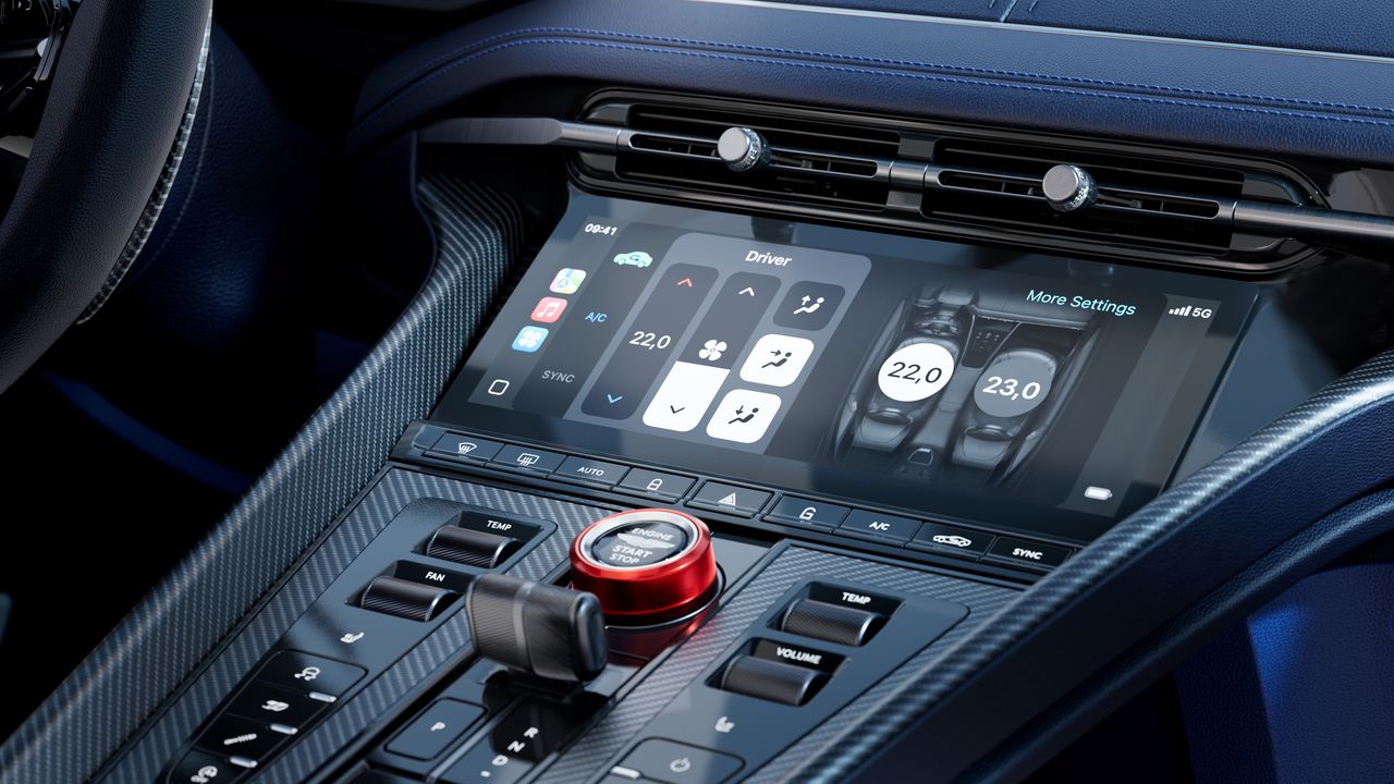 Aston Martin DB12 S