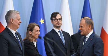 Tusk prezentował ministrów. Nagle jeden z nich się wtrącił