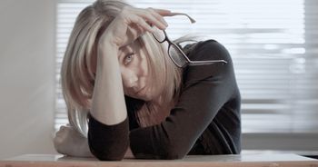 Wyczerpanie psychiczne po rozmowie? Jak rozpoznać emocjonalnych drapieżców